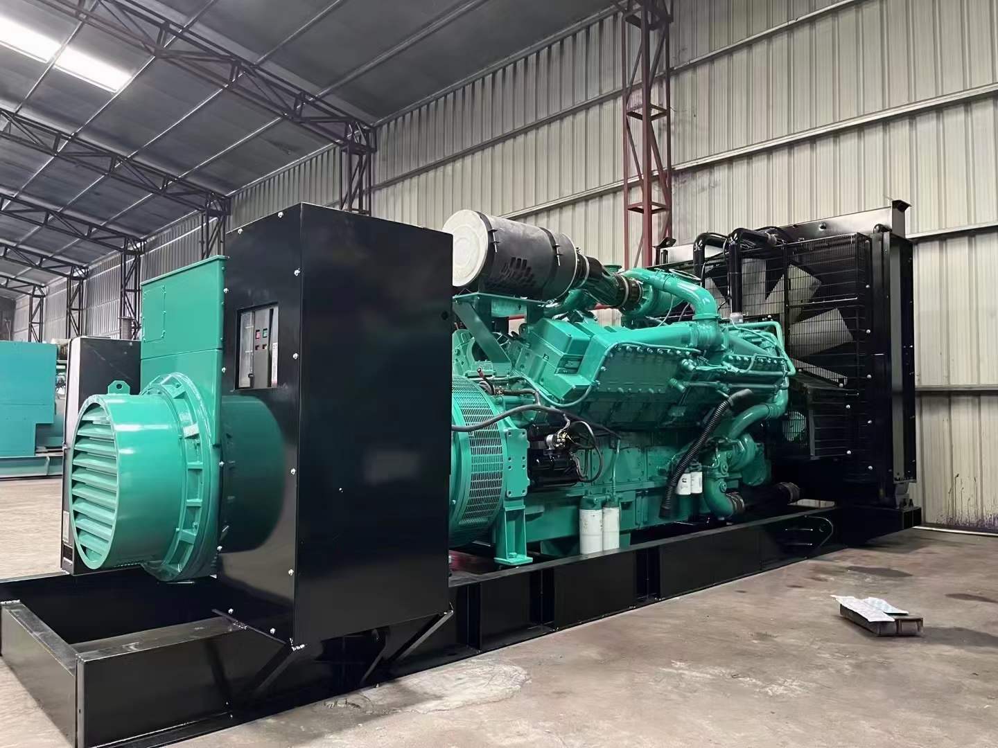 乌苏如何降低 800kW 柴油发电机输出电流的波动？